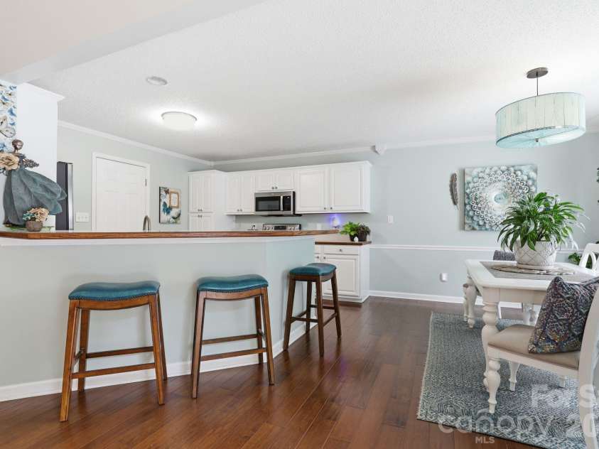 2918 24th Street Drive, Hickory, NC 28601.  MLS# CAR4414782, YatesRealty ID 44391. 