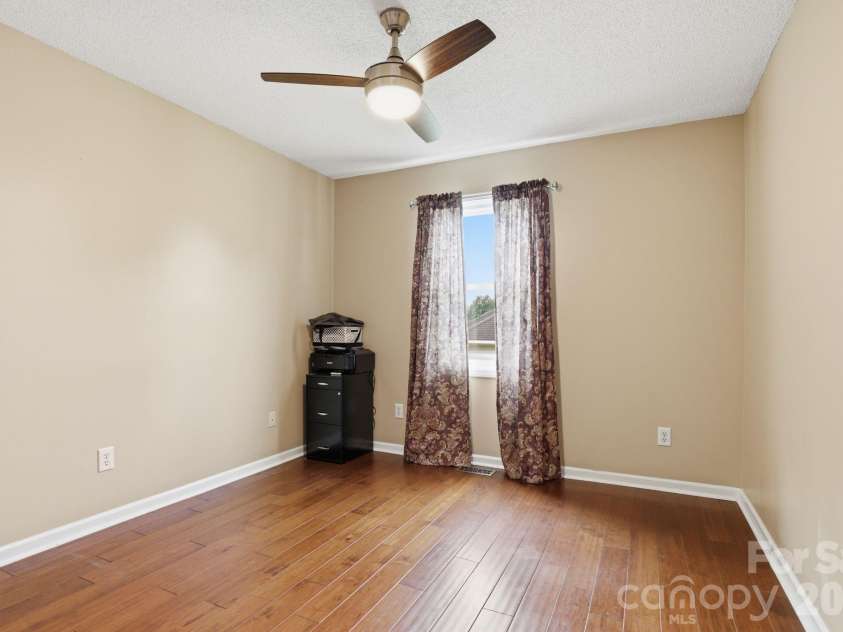 2918 24th Street Drive, Hickory, NC 28601.  MLS# CAR4414782, YatesRealty ID 44391. 