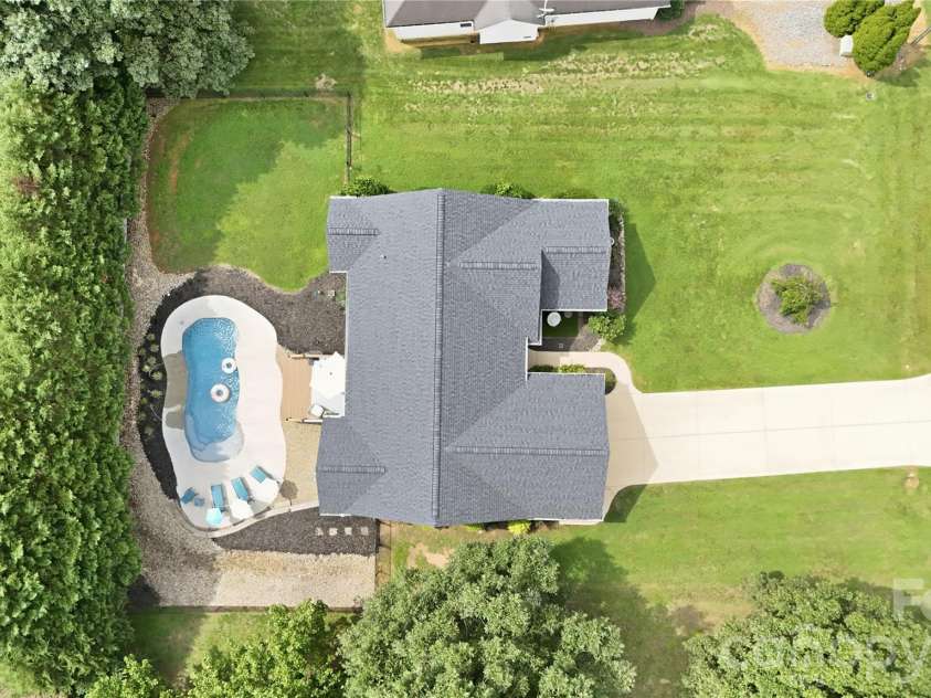 2918 24th Street Drive, Hickory, NC 28601.  MLS# CAR4414782, YatesRealty ID 44391. 