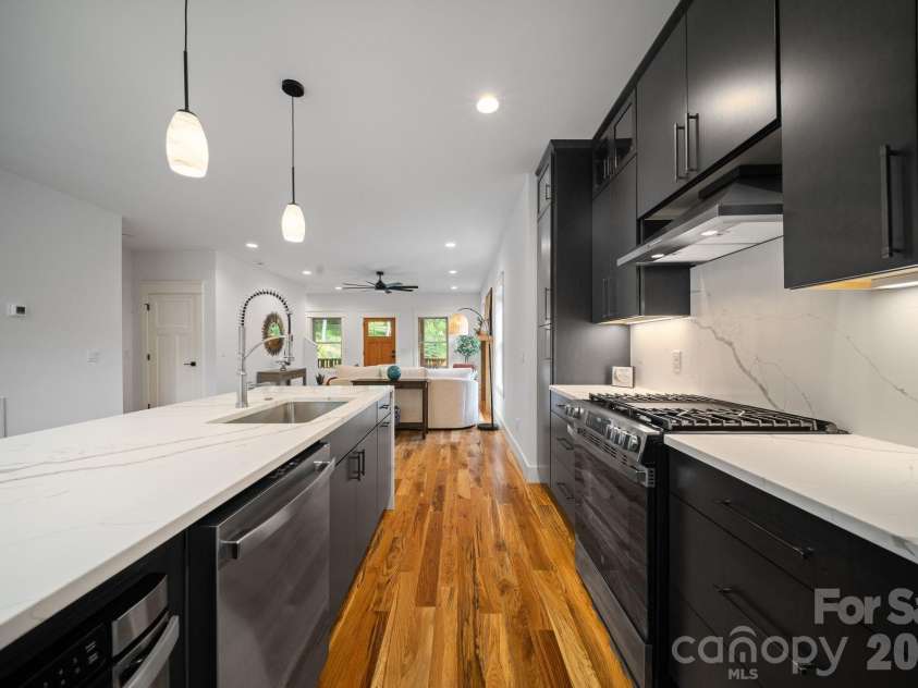 58 Pinedale Road, Asheville, NC 28805.  MLS# CAR4414044, YatesRealty ID 44394. 