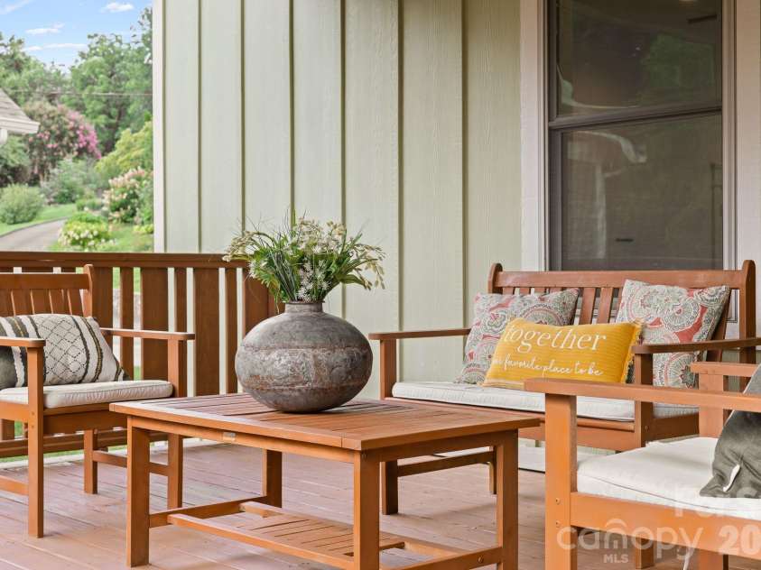 58 Pinedale Road, Asheville, NC 28805.  MLS# CAR4414044, YatesRealty ID 44394. 