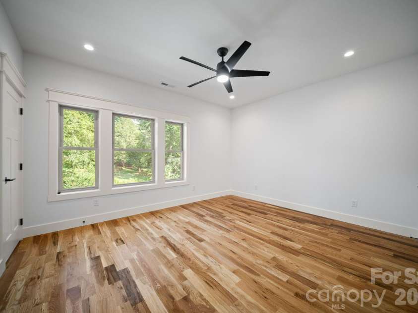 58 Pinedale Road, Asheville, NC 28805.  MLS# CAR4414044, YatesRealty ID 44394. 