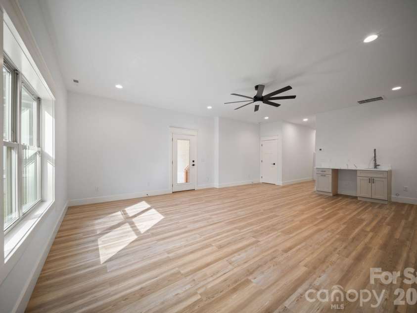 58 Pinedale Road, Asheville, NC 28805.  MLS# CAR4414044, YatesRealty ID 44394. 
