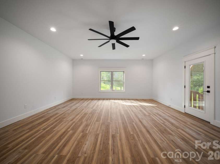 58 Pinedale Road, Asheville, NC 28805.  MLS# CAR4414044, YatesRealty ID 44394. 