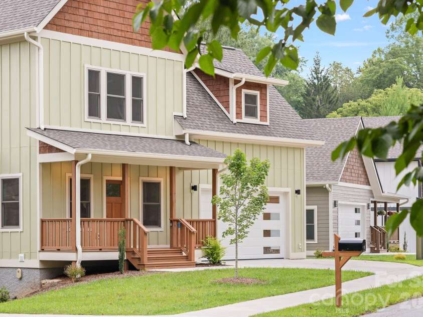 58 Pinedale Road, Asheville, NC 28805.  MLS# CAR4414044, YatesRealty ID 44394. 