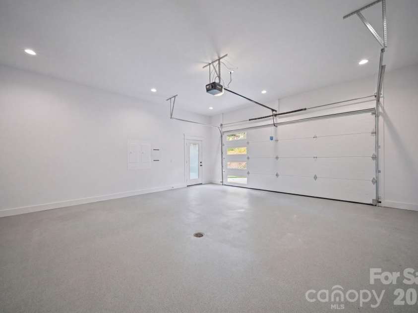 58 Pinedale Road, Asheville, NC 28805.  MLS# CAR4414044, YatesRealty ID 44394. 