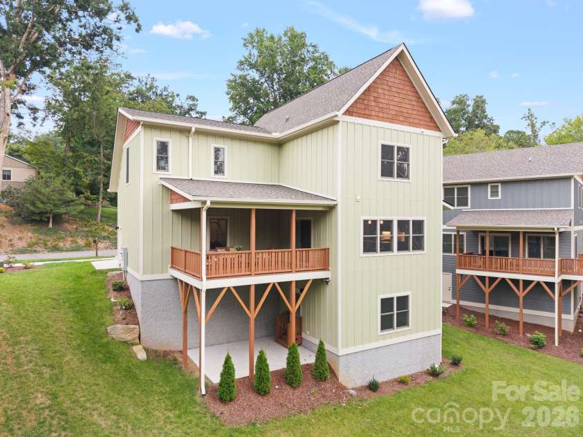 58 Pinedale Road, Asheville, NC 28805.  MLS# CAR4414044, YatesRealty ID 44394. 