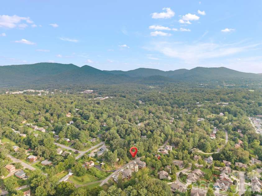 58 Pinedale Road, Asheville, NC 28805.  MLS# CAR4414044, YatesRealty ID 44394. 