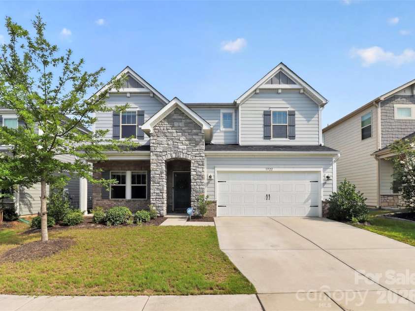 11922 Silverheel Lane, Huntersville, NC 28078.  MLS# CAR4413563, YatesRealty ID 44395. 