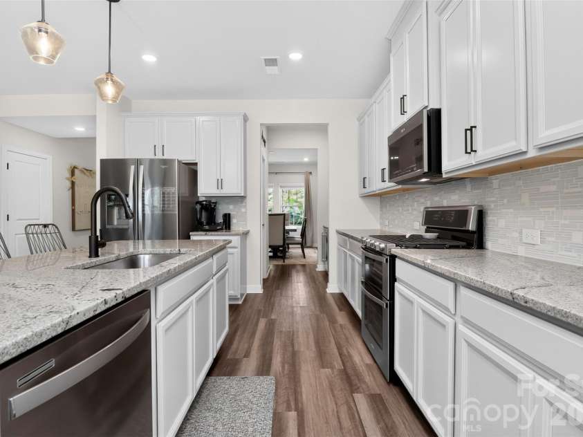 11922 Silverheel Lane, Huntersville, NC 28078.  MLS# CAR4413563, YatesRealty ID 44395. 