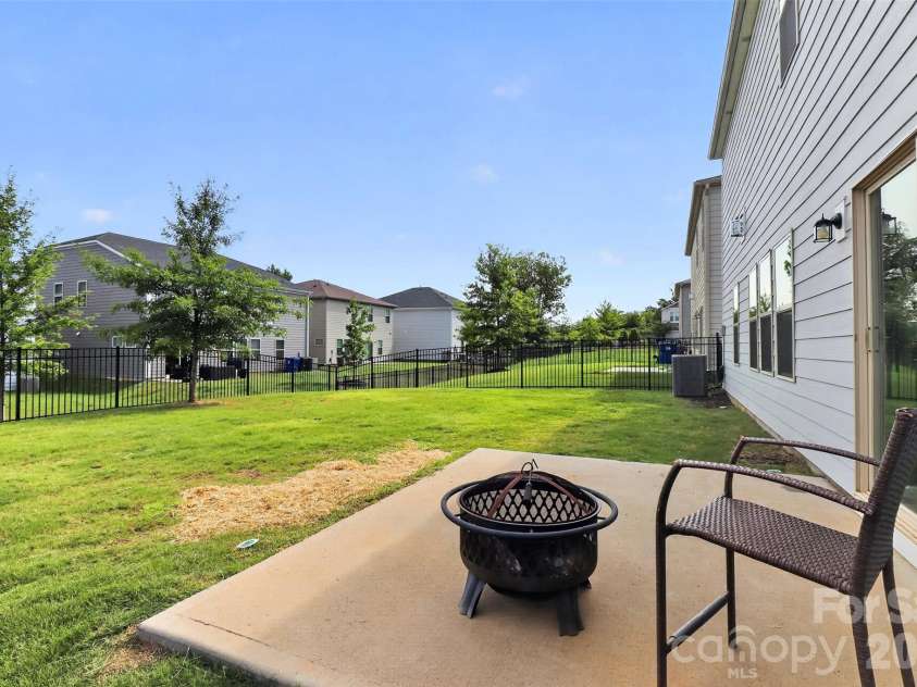 11922 Silverheel Lane, Huntersville, NC 28078.  MLS# CAR4413563, YatesRealty ID 44395. 