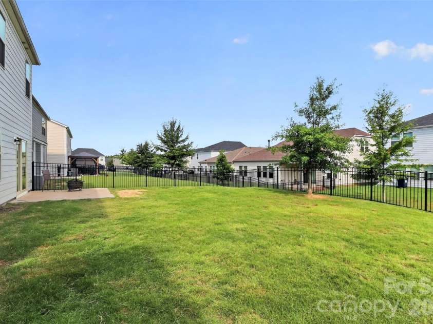 11922 Silverheel Lane, Huntersville, NC 28078.  MLS# CAR4413563, YatesRealty ID 44395. 