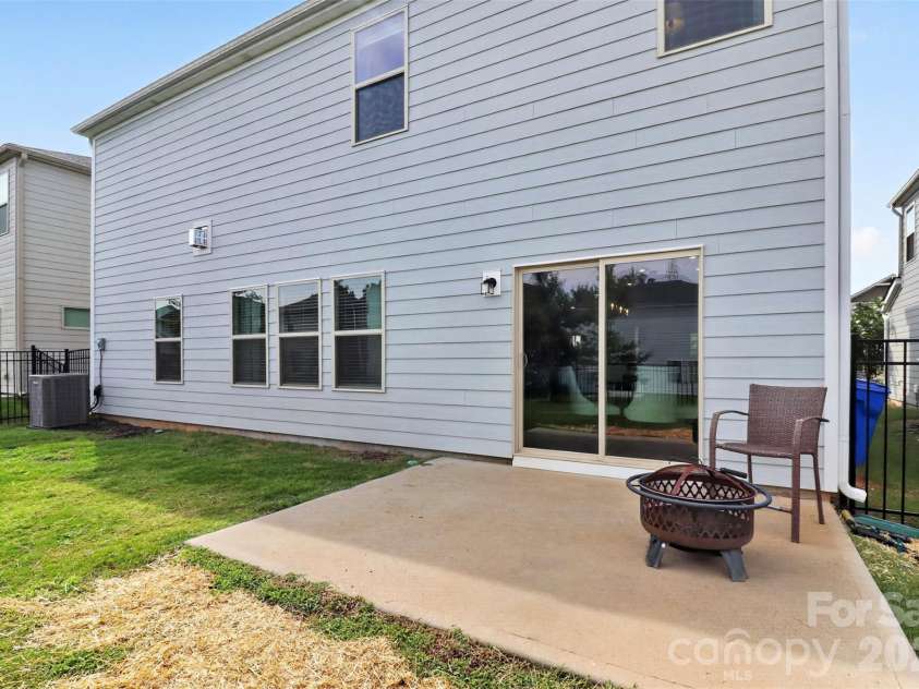 11922 Silverheel Lane, Huntersville, NC 28078.  MLS# CAR4413563, YatesRealty ID 44395. 