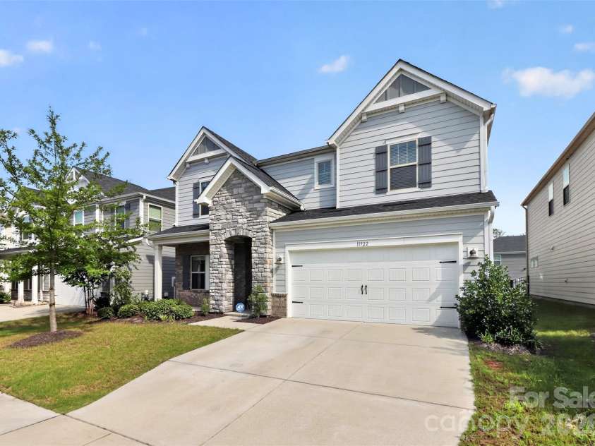 11922 Silverheel Lane, Huntersville, NC 28078.  MLS# CAR4413563, YatesRealty ID 44395. 