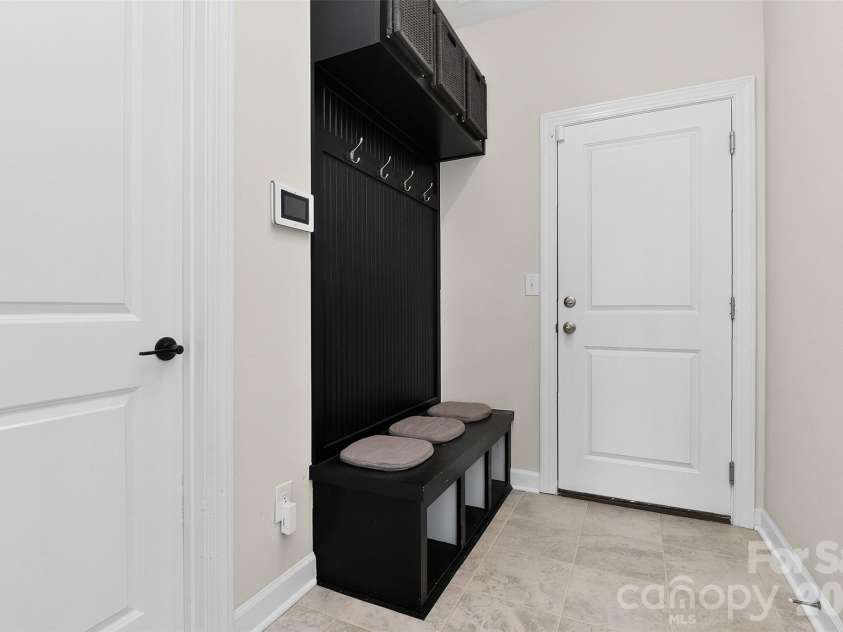 11922 Silverheel Lane, Huntersville, NC 28078.  MLS# CAR4413563, YatesRealty ID 44395. Drop Zone off Garage