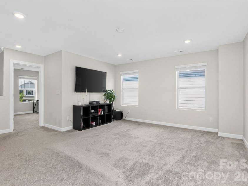 11922 Silverheel Lane, Huntersville, NC 28078.  MLS# CAR4413563, YatesRealty ID 44395. Loft