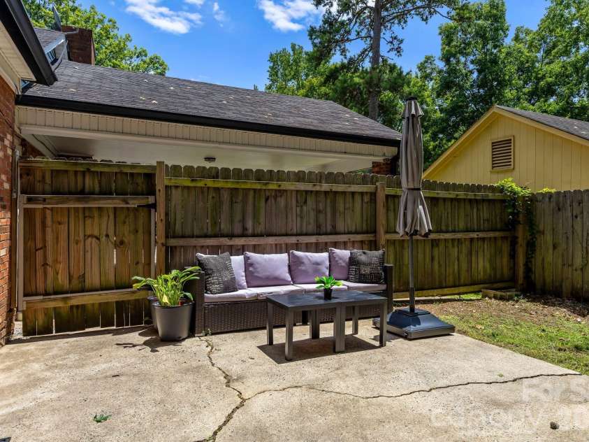 6435 Bridlewood Lane, Charlotte, NC 28215.  MLS# CAR4403504, YatesRealty ID 44399. Patio