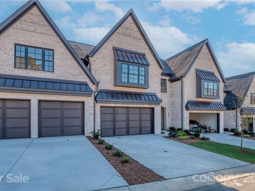 309 Audrey Place, Charlotte, NC 28226.  MLS# CAR3676749, YatesRealty ID 444. 