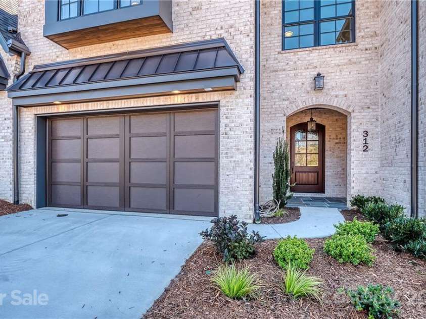 309 Audrey Place, Charlotte, NC 28226.  MLS# CAR3676749, YatesRealty ID 444. 