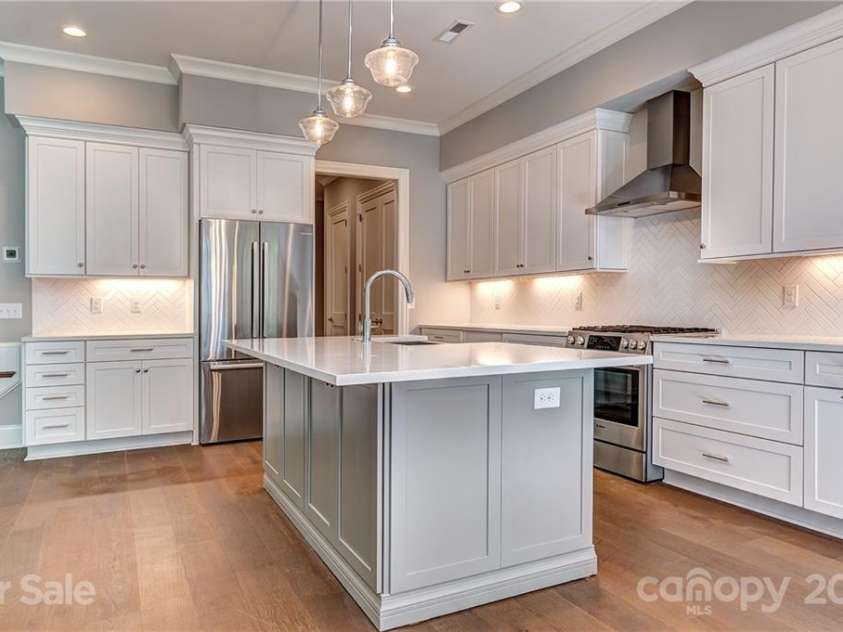 309 Audrey Place, Charlotte, NC 28226.  MLS# CAR3676749, YatesRealty ID 444. 