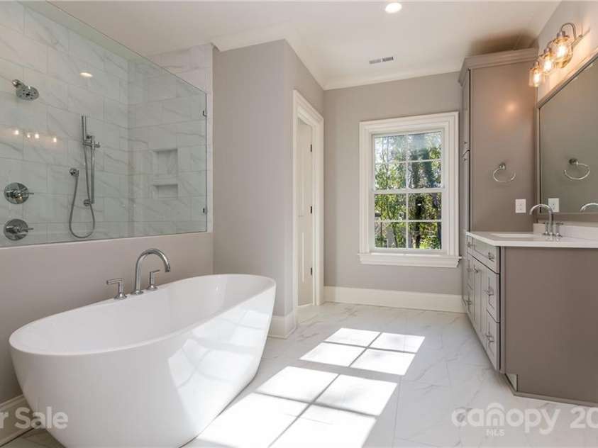 309 Audrey Place, Charlotte, NC 28226.  MLS# CAR3676749, YatesRealty ID 444. 
