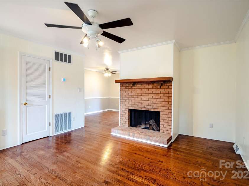 5315 Ruth Drive, Charlotte, NC 28215.  MLS# CAR4320583, YatesRealty ID 4440. 