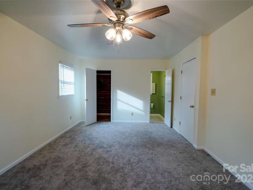 5315 Ruth Drive, Charlotte, NC 28215.  MLS# CAR4320583, YatesRealty ID 4440. 