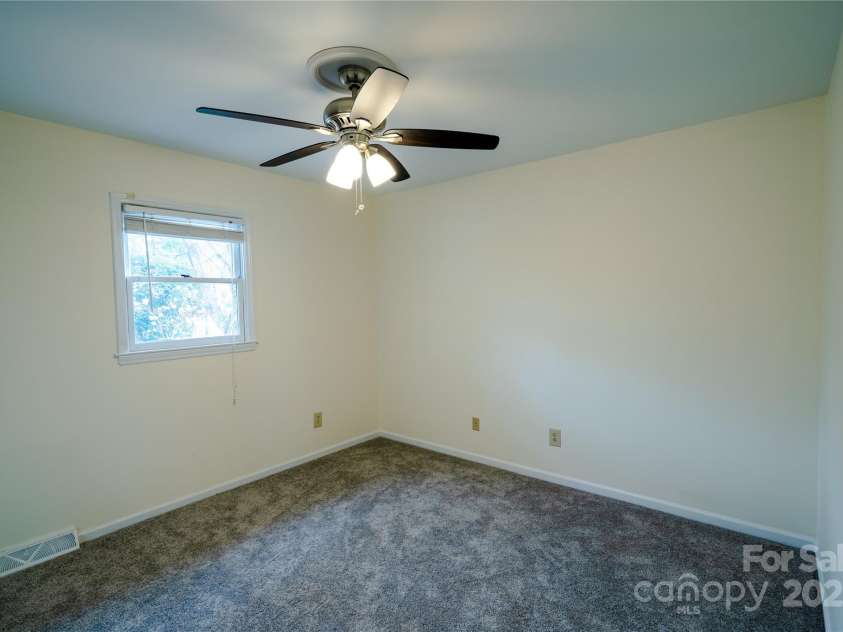 5315 Ruth Drive, Charlotte, NC 28215.  MLS# CAR4320583, YatesRealty ID 4440. 