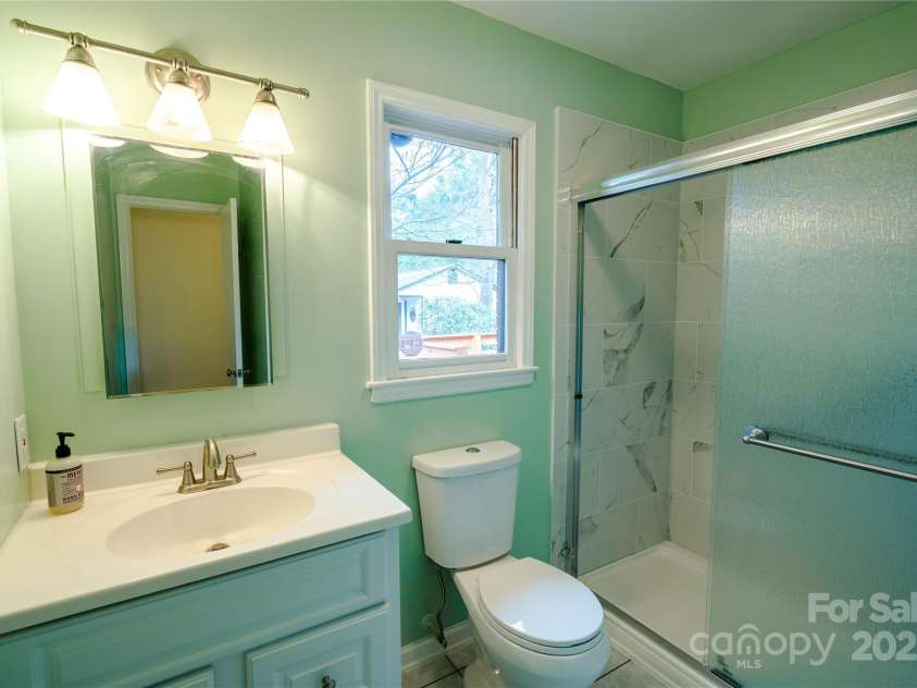 5315 Ruth Drive, Charlotte, NC 28215.  MLS# CAR4320583, YatesRealty ID 4440. 