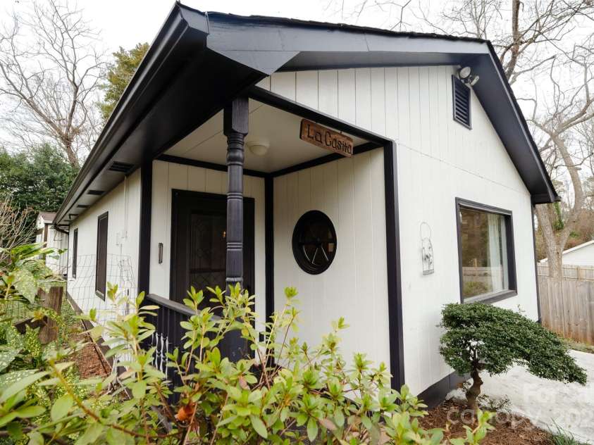 5315 Ruth Drive, Charlotte, NC 28215.  MLS# CAR4320583, YatesRealty ID 4440. 