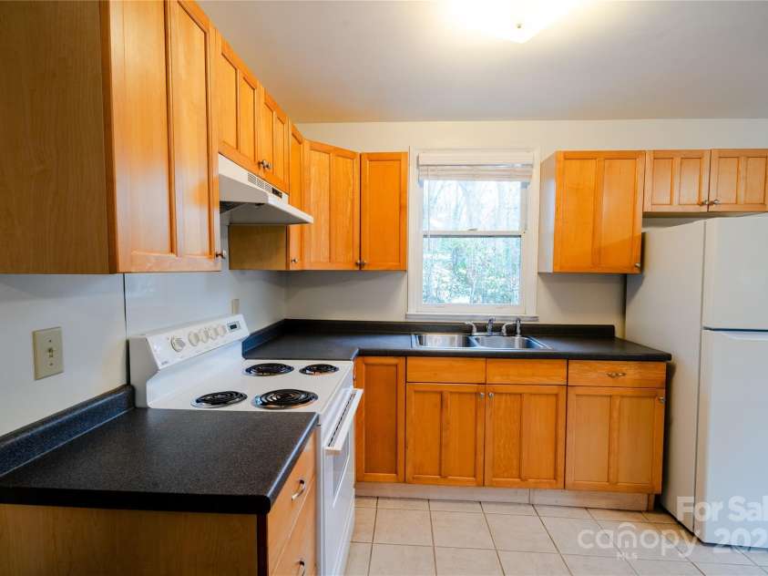 5315 Ruth Drive, Charlotte, NC 28215.  MLS# CAR4320583, YatesRealty ID 4440. 