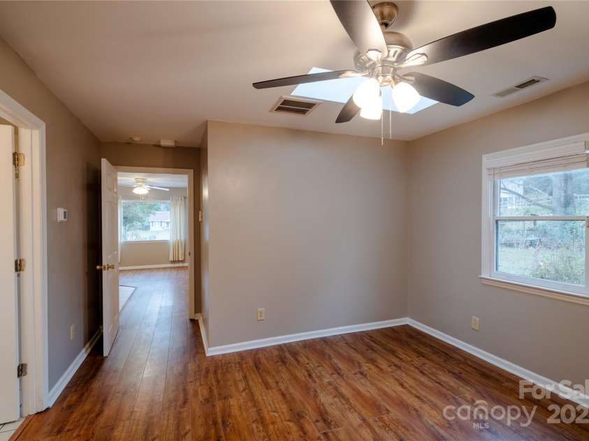 5315 Ruth Drive, Charlotte, NC 28215.  MLS# CAR4320583, YatesRealty ID 4440. 