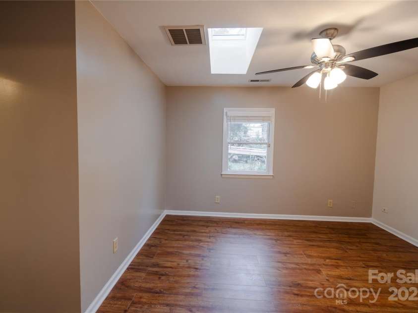 5315 Ruth Drive, Charlotte, NC 28215.  MLS# CAR4320583, YatesRealty ID 4440. 