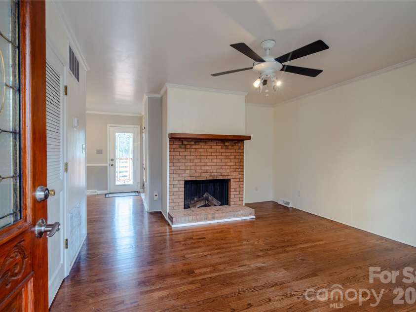 5315 Ruth Drive, Charlotte, NC 28215.  MLS# CAR4320583, YatesRealty ID 4440. 
