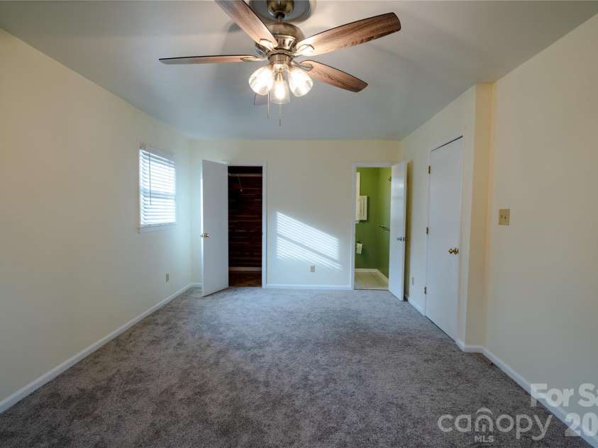 5315 Ruth Drive, Charlotte, NC 28215.  MLS# CAR4320583, YatesRealty ID 4440. 