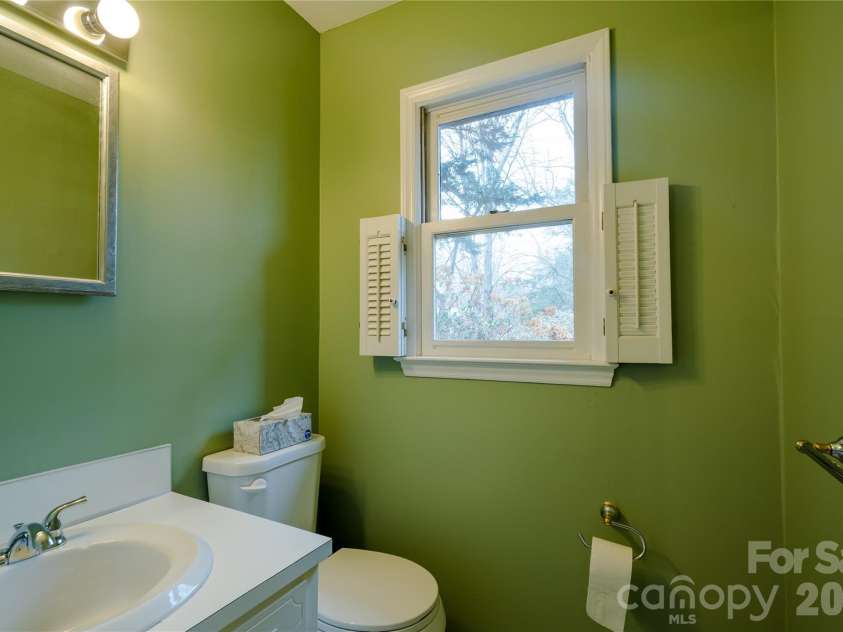 5315 Ruth Drive, Charlotte, NC 28215.  MLS# CAR4320583, YatesRealty ID 4440. 