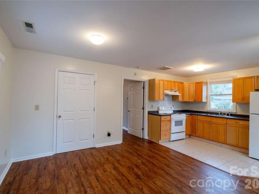 5315 Ruth Drive, Charlotte, NC 28215.  MLS# CAR4320583, YatesRealty ID 4440. 