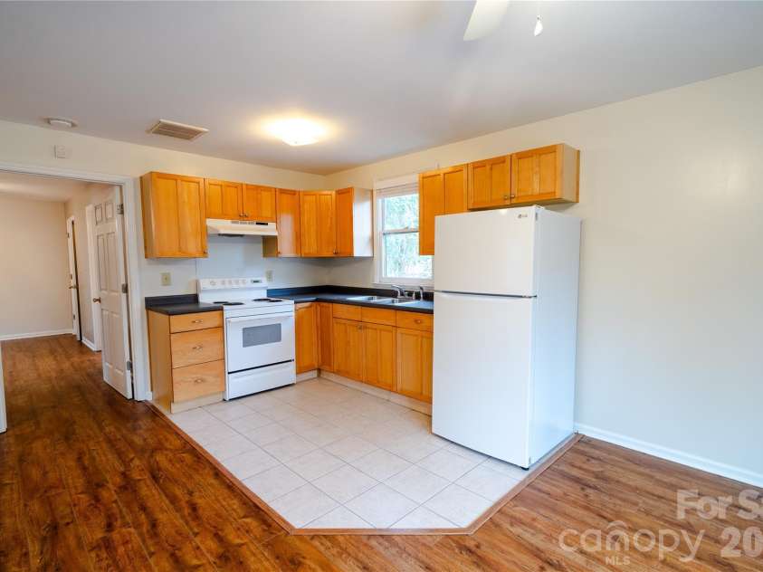 5315 Ruth Drive, Charlotte, NC 28215.  MLS# CAR4320583, YatesRealty ID 4440. 