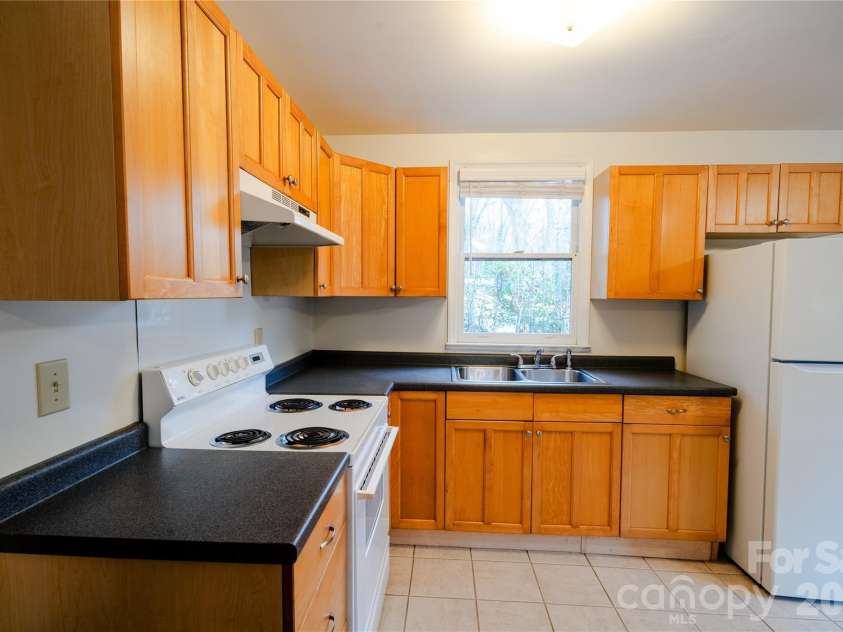 5315 Ruth Drive, Charlotte, NC 28215.  MLS# CAR4320583, YatesRealty ID 4440. 