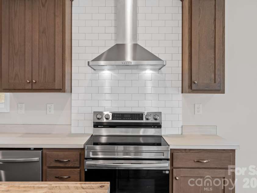 135 Bellamy Road, Asheville, NC 28806.  MLS# CAR4404199, YatesRealty ID 44401. 