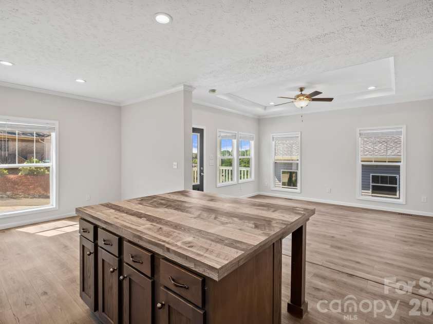135 Bellamy Road, Asheville, NC 28806.  MLS# CAR4404199, YatesRealty ID 44401. 
