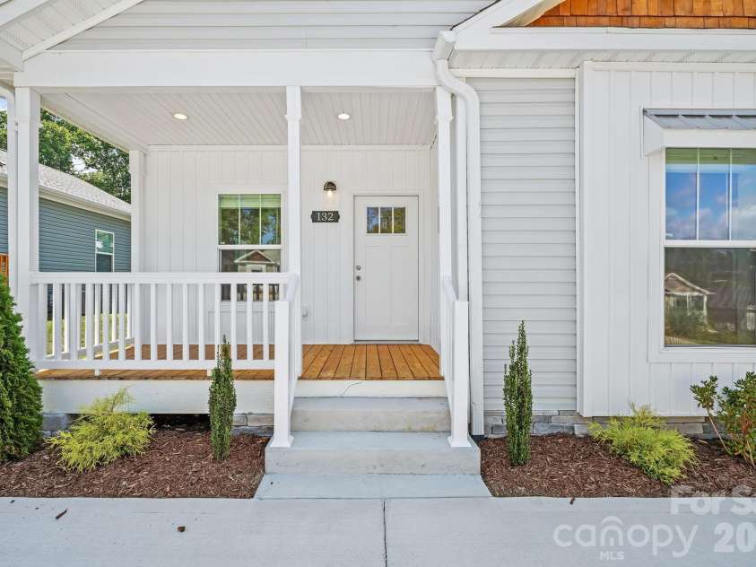 132 Bellamy Road, Asheville, NC 28806.  MLS# CAR4404284, YatesRealty ID 44402. 