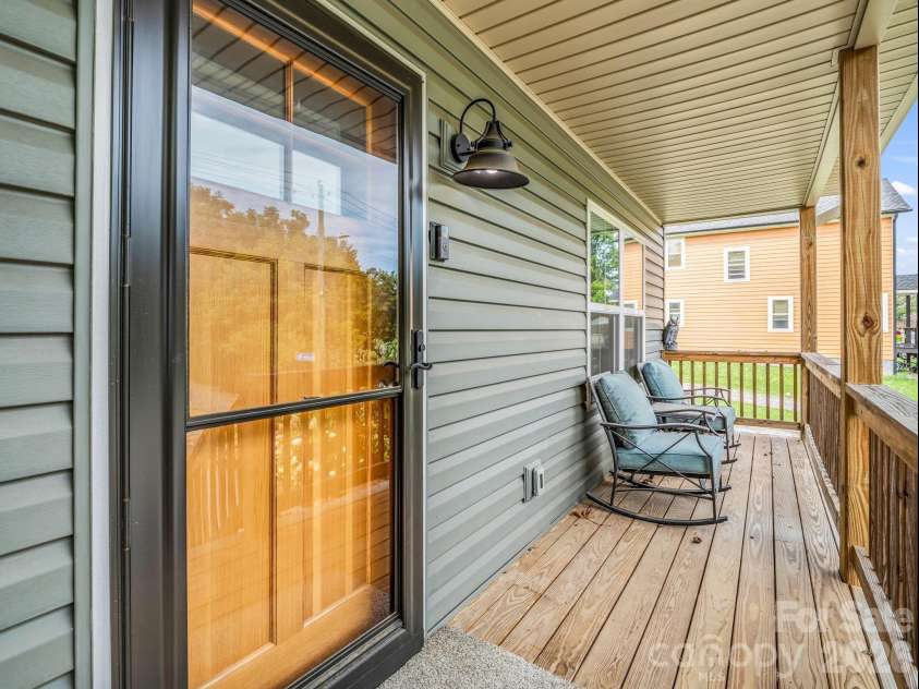 27 Busbee View Road, Asheville, NC 28803.  MLS# CAR4413713, YatesRealty ID 44403. 