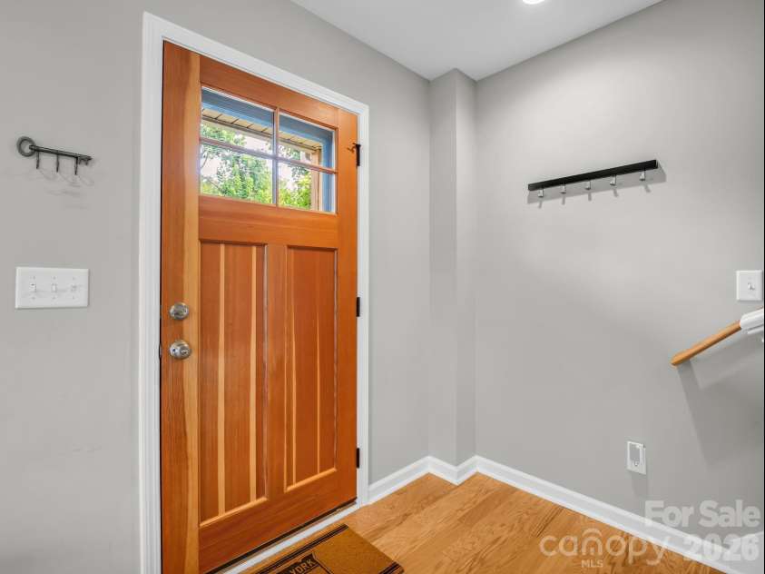 27 Busbee View Road, Asheville, NC 28803.  MLS# CAR4413713, YatesRealty ID 44403. 