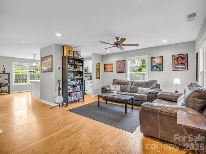 27 Busbee View Road, Asheville, NC 28803.  MLS# CAR4413713, YatesRealty ID 44403. 