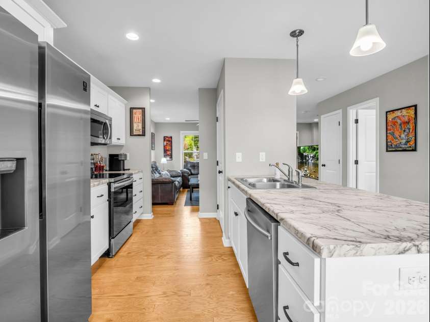 27 Busbee View Road, Asheville, NC 28803.  MLS# CAR4413713, YatesRealty ID 44403. 