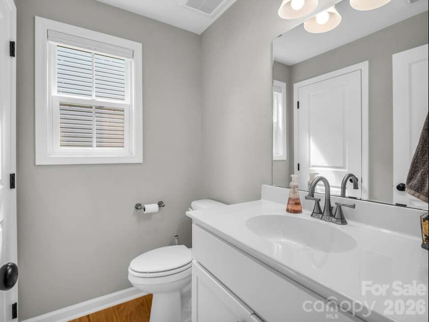 27 Busbee View Road, Asheville, NC 28803.  MLS# CAR4413713, YatesRealty ID 44403. 