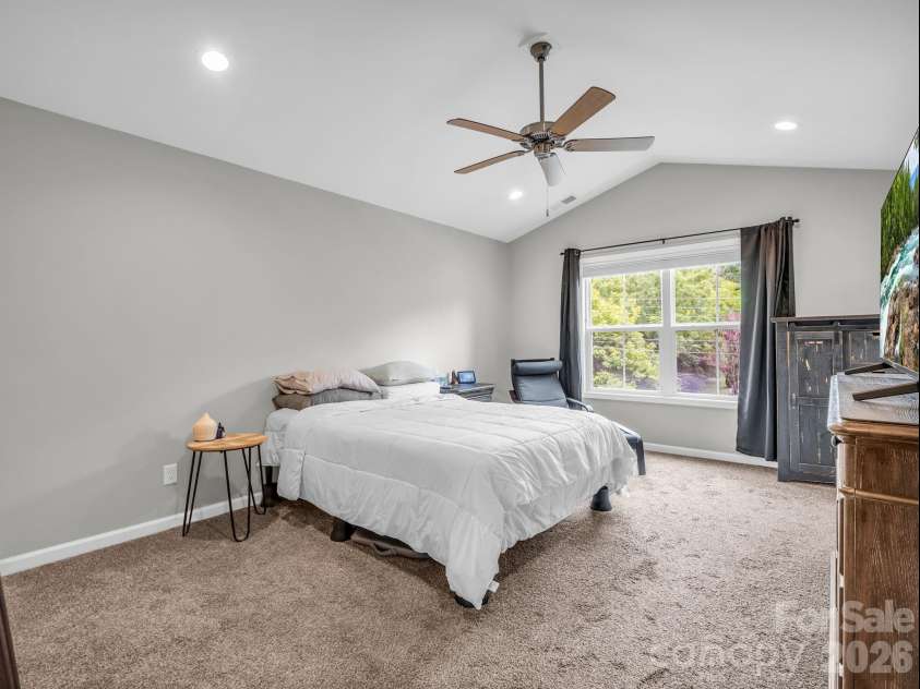 27 Busbee View Road, Asheville, NC 28803.  MLS# CAR4413713, YatesRealty ID 44403. 