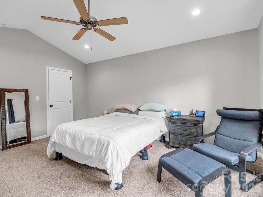 27 Busbee View Road, Asheville, NC 28803.  MLS# CAR4413713, YatesRealty ID 44403. 