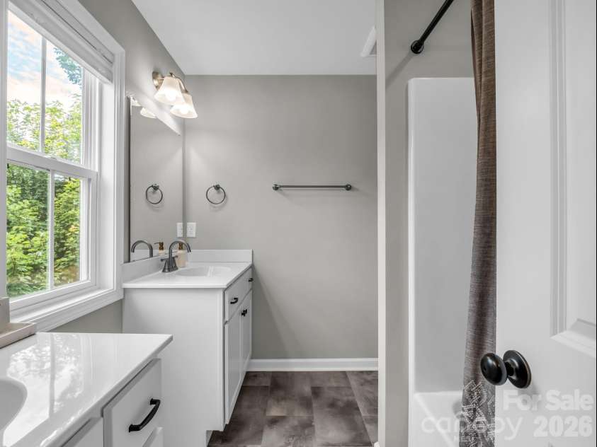 27 Busbee View Road, Asheville, NC 28803.  MLS# CAR4413713, YatesRealty ID 44403. 